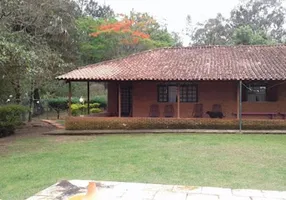 Foto 1 de Fazenda/Sítio com 3 Quartos à venda, 400m² em Jardim Brogotá, Atibaia