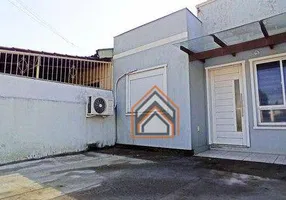 Foto 1 de Casa com 2 Quartos à venda, 54m² em Formoza, Alvorada