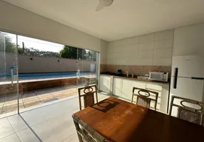 Foto 1 de Casa com 5 Quartos à venda, 300m² em Balneário Praia do Pernambuco, Guarujá