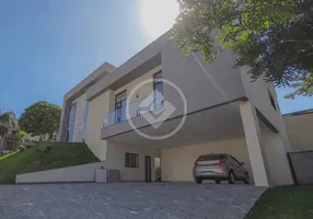 Foto 1 de Casa de Condomínio com 5 Quartos à venda, 302m² em Condomínio do Lago, Goiânia