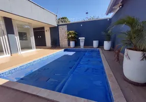 Foto 1 de Casa com 3 Quartos à venda, 205m² em Jardim Mariliza, Goiânia