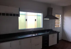 Foto 1 de Casa com 3 Quartos à venda, 242m² em Vila Lemos, Bauru