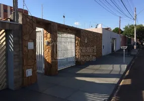 Foto 1 de Casa com 3 Quartos à venda, 182m² em Jardim Pinheiros Vila Xavier, Araraquara