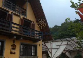 Foto 1 de Casa com 3 Quartos à venda, 500m² em Granja Guarani, Teresópolis