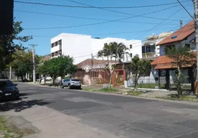 Foto 1 de Lote/Terreno à venda, 300m² em Passo da Areia, Porto Alegre