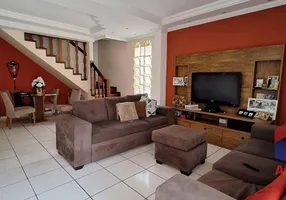 Foto 1 de Casa de Condomínio com 4 Quartos à venda, 102m² em Santa Mônica, Belo Horizonte