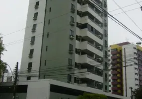 Foto 1 de Apartamento com 3 Quartos para alugar, 10m² em Casa Forte, Recife