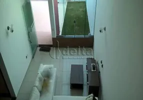 Foto 1 de Casa com 4 Quartos à venda, 300m² em Santa Mônica, Uberlândia