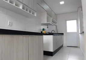 Foto 1 de Casa de Condomínio com 2 Quartos para alugar, 57m² em Aparecidinha, Sorocaba