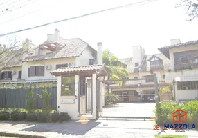 Foto 1 de Casa de Condomínio com 4 Quartos à venda, 255m² em Vila Assunção, Porto Alegre