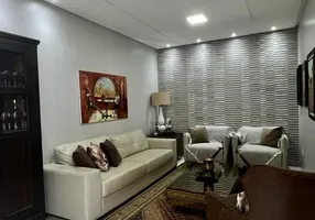 Foto 1 de Casa com 3 Quartos à venda, 200m² em Jardim Mariliza, Goiânia