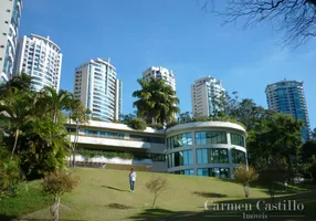 Foto 1 de Apartamento com 3 Quartos para alugar, 212m² em Villaggio Panamby, São Paulo