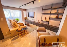 Foto 1 de Apartamento com 4 Quartos à venda, 233m² em Centro, Balneário Camboriú