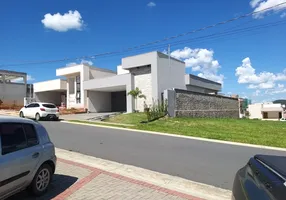 Foto 1 de Casa de Condomínio com 3 Quartos à venda, 197m² em Jardins Nápoles, Senador Canedo