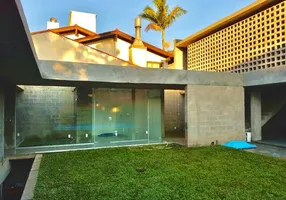 Foto 1 de Casa com 4 Quartos à venda, 310m² em Espiríto Santo, Porto Alegre