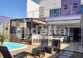 Foto 1 de Casa com 3 Quartos à venda, 170m² em Loteamento Portal do Vale II, Uberlândia