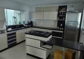 Foto 1 de Casa com 3 Quartos à venda, 210m² em Setor Residencial Oeste, Brasília