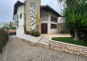 Foto 1 de Sobrado com 3 Quartos para venda ou aluguel, 300m² em Vila Nova Socorro, Mogi das Cruzes
