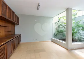 Foto 1 de Sobrado com 4 Quartos à venda, 280m² em Alto de Pinheiros, São Paulo