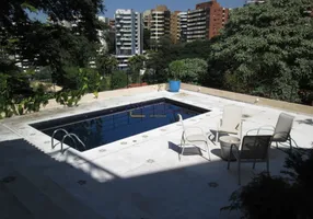 Foto 1 de Casa de Condomínio com 3 Quartos à venda, 350m² em Morumbi, São Paulo