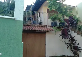 Foto 1 de Casa com 2 Quartos à venda, 199m² em Teresópolis, Porto Alegre