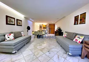 Foto 1 de Apartamento com 3 Quartos à venda, 182m² em Praia das Pitangueiras, Guarujá
