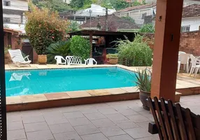 Foto 1 de Casa com 6 Quartos à venda, 245m² em Santa Rosa, Niterói