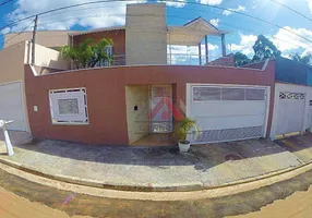 Foto 1 de Sobrado com 3 Quartos à venda, 258m² em Jardim Santos, Suzano