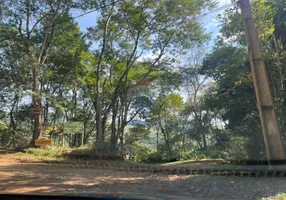 Foto 1 de Lote/Terreno à venda, 2005m² em Araras, Petrópolis