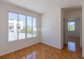 Foto 1 de Apartamento com 2 Quartos à venda, 63m² em Navegantes, Porto Alegre