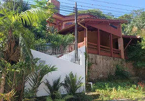 Foto 1 de Casa com 4 Quartos para alugar, 214m² em Pântano do Sul, Florianópolis