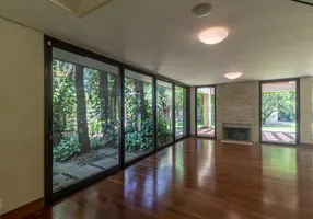 Foto 1 de Casa com 5 Quartos para alugar, 1019m² em Alto de Pinheiros, São Paulo