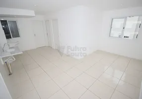 Foto 1 de Apartamento com 2 Quartos para alugar, 44m² em Fragata, Pelotas