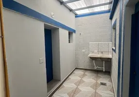 Foto 1 de Casa com 1 Quarto para alugar, 40m² em Vila Maria Leonor, Diadema