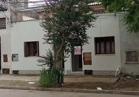 Foto 1 de Casa com 3 Quartos para alugar, 57m² em Navegantes, Porto Alegre