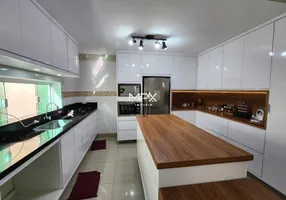 Foto 1 de Casa com 4 Quartos à venda, 310m² em Nova Piracicaba, Piracicaba
