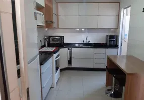 Foto 1 de Sobrado com 4 Quartos à venda, 150m² em Portão, Curitiba