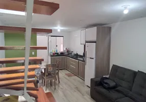 Foto 1 de Sobrado com 2 Quartos à venda, 105m² em Sitio Cercado, Curitiba