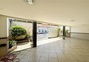 Foto 1 de Casa com 3 Quartos à venda, 283m² em Flores, Manaus