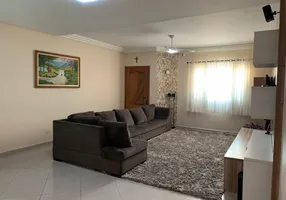 Foto 1 de Sobrado com 4 Quartos à venda, 239m² em Vila Scarpelli, Santo André