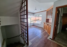 Foto 1 de Sobrado com 3 Quartos para alugar, 368m² em Jardim Têxtil, São Paulo