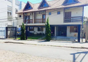 Foto 1 de Casa com 3 Quartos à venda, 137m² em Cavalhada, Porto Alegre