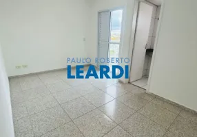 Foto 1 de Apartamento com 2 Quartos à venda, 57m² em Vila Curuçá, Santo André