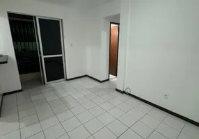 Foto 1 de Apartamento com 2 Quartos para alugar, 49m² em Itapuã, Salvador