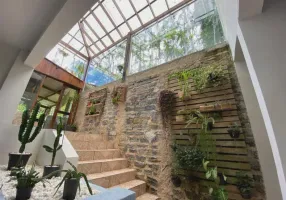 Foto 1 de Imóvel Comercial com 3 Quartos à venda, 380m² em Horto Florestal, Ubatuba