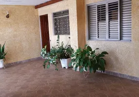 Foto 1 de Casa com 4 Quartos à venda, 134m² em Vila Nossa Senhora do Carmo, Araraquara