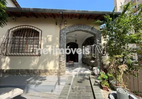 Foto 1 de Casa com 4 Quartos à venda, 238m² em Ouro Preto, Belo Horizonte