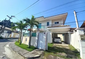 Foto 1 de Apartamento com 3 Quartos à venda, 360m² em Tribobó, São Gonçalo