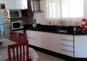 Foto 1 de Casa com 2 Quartos à venda, 90m² em Santa Mônica, Salvador