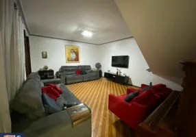 Foto 1 de Sobrado com 3 Quartos à venda, 293m² em Vila Silveira, Guarulhos